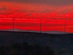 Spektakul&auml;res Morgenrot &uuml;ber der Eifel